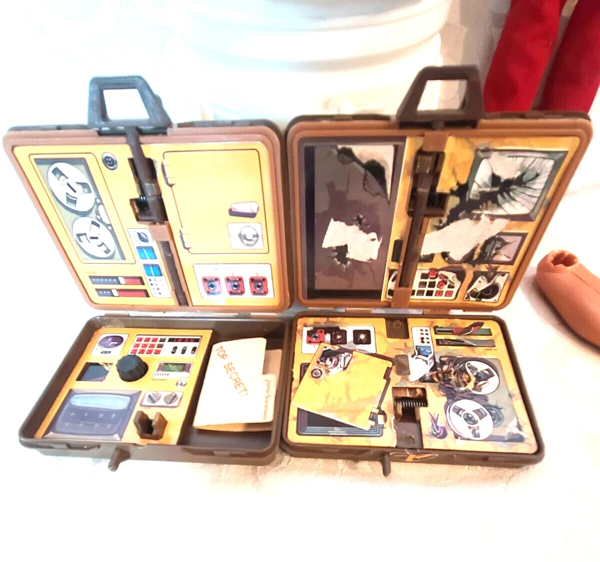 Vintage 6 Million Dollar Man Action Figures W/Extra.